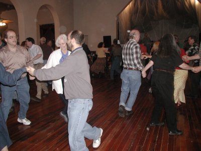 dance1.jpg - 27386 Bytes